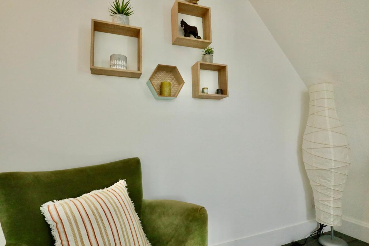 Appartement De L'Hippodrome Avec Deux Chambres โดวีลล์ ภายนอก รูปภาพ